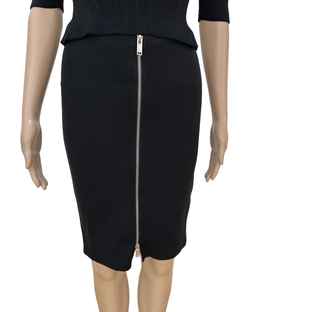 Forever 21 black skirt with zipper front to wear sexy or conservative Sz sm